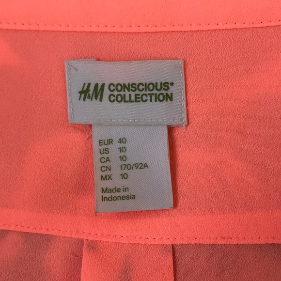 🐣H &M Lightweight sleeveless blouse🐥 - Picture 2 of 3